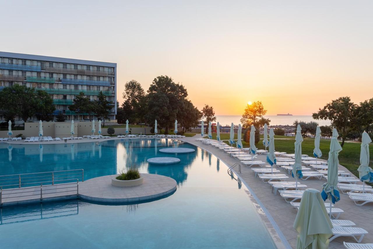 Hotel Cleopatra Saturn Bagian luar foto