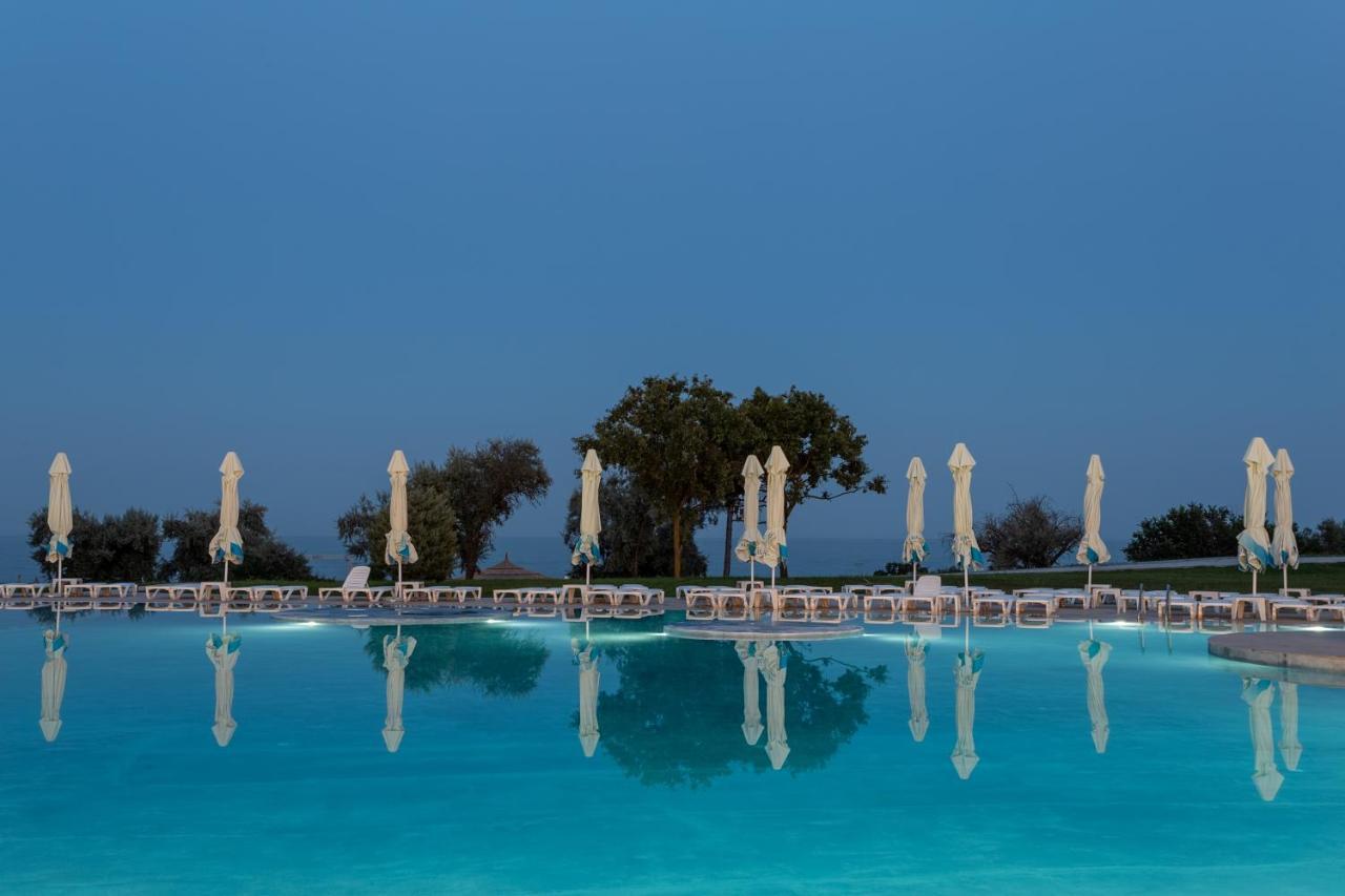 Hotel Cleopatra Saturn Bagian luar foto
