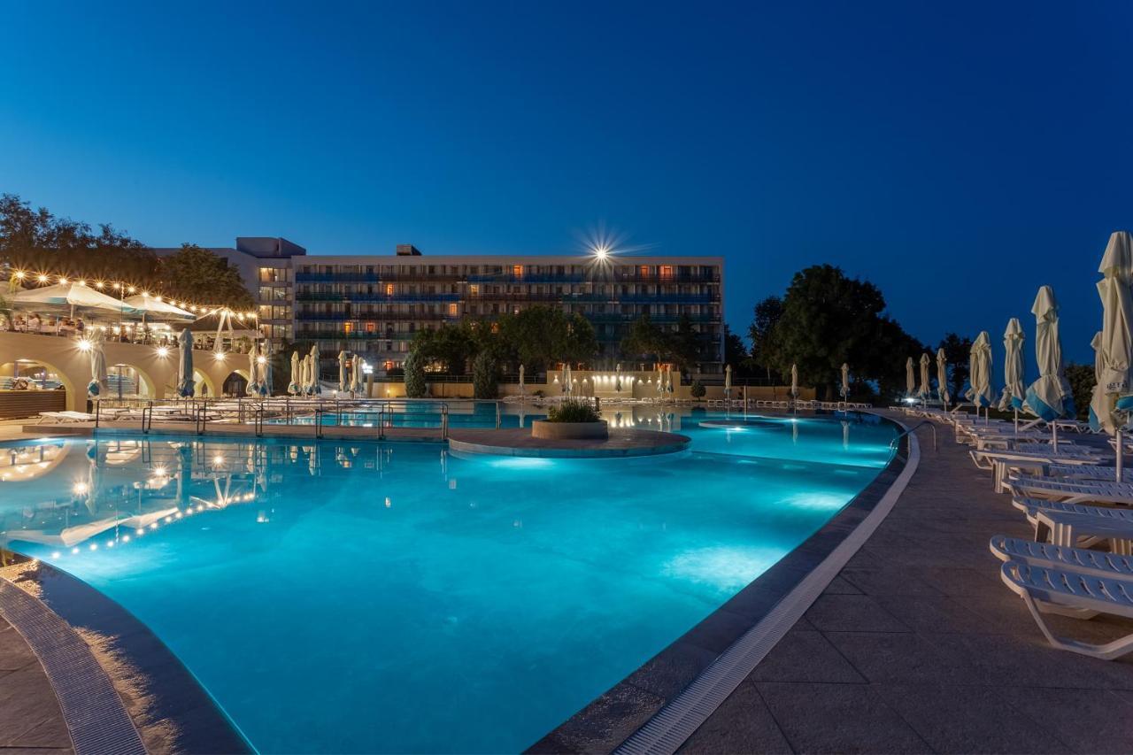 Hotel Cleopatra Saturn Bagian luar foto