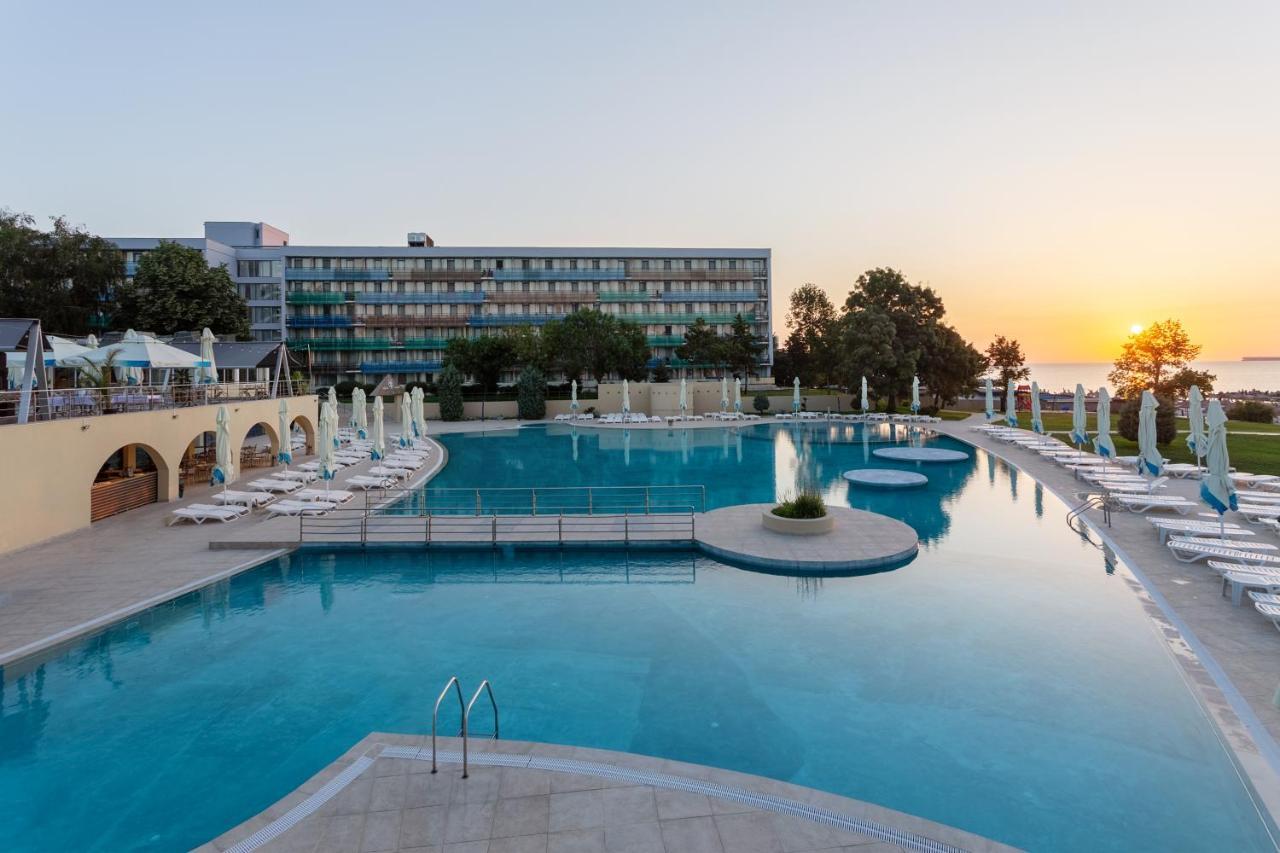 Hotel Cleopatra Saturn Bagian luar foto