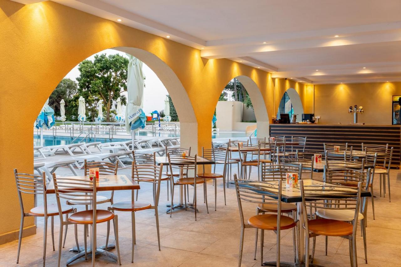 Hotel Cleopatra Saturn Bagian luar foto