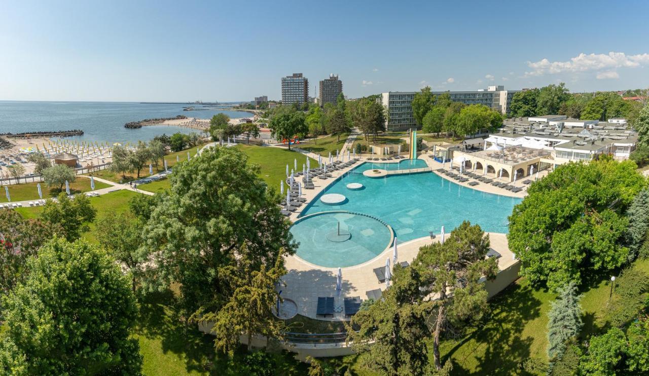 Hotel Cleopatra Saturn Bagian luar foto