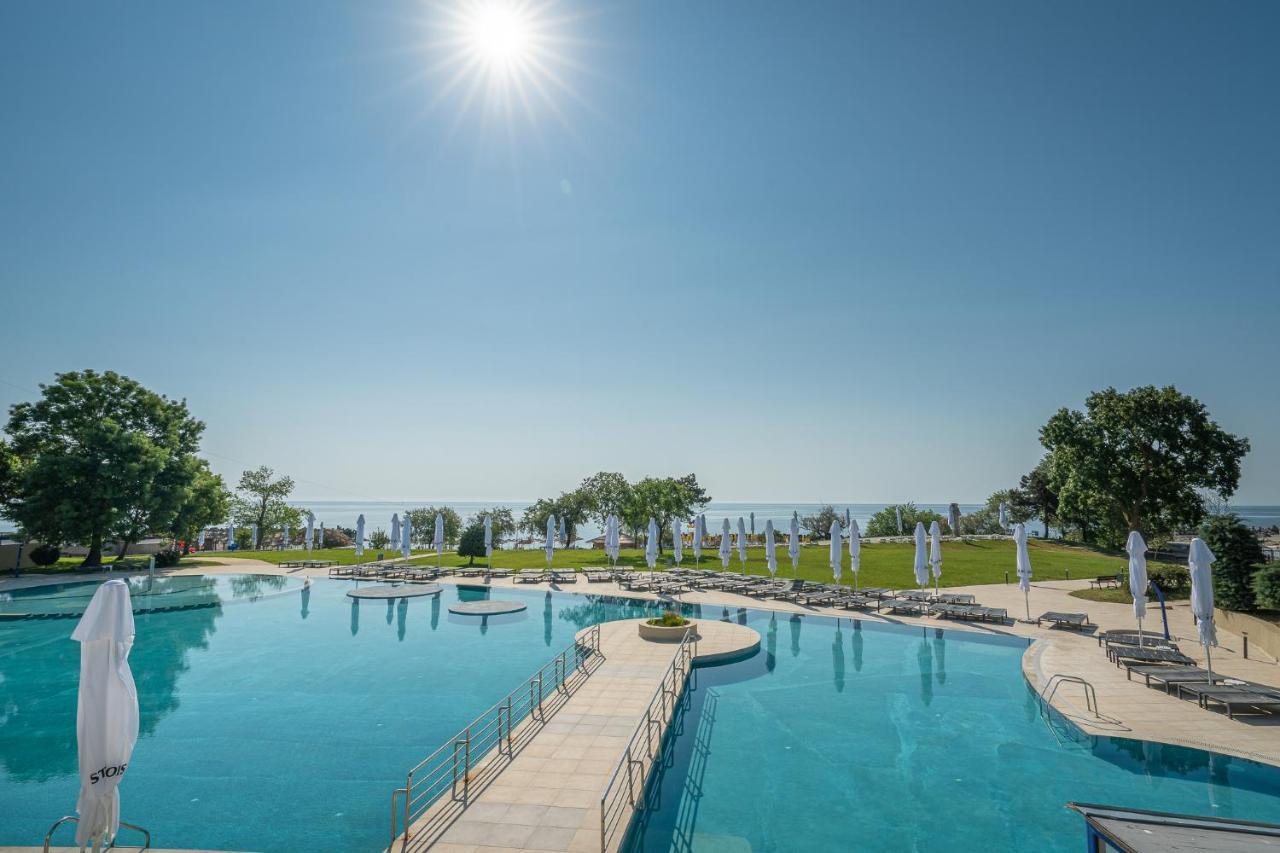 Hotel Cleopatra Saturn Bagian luar foto