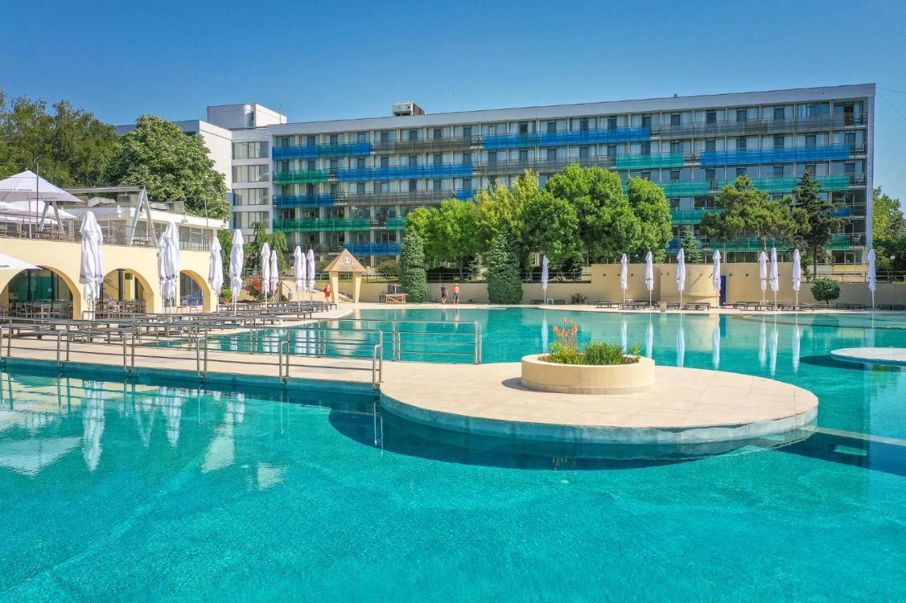 Hotel Cleopatra Saturn Bagian luar foto