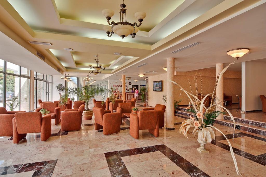 Hotel Cleopatra Saturn Bagian luar foto