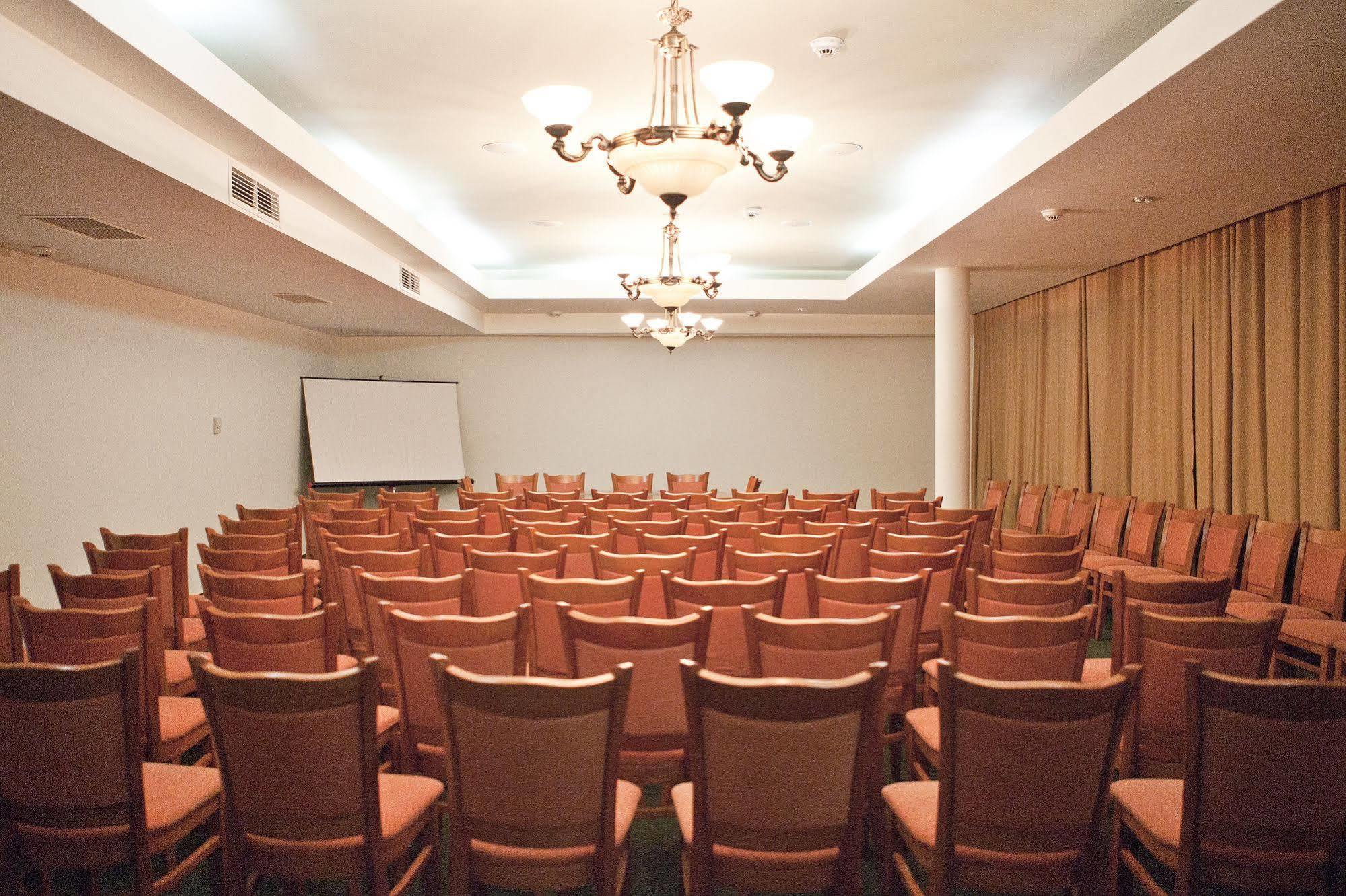 Hotel Cleopatra Saturn Bagian luar foto